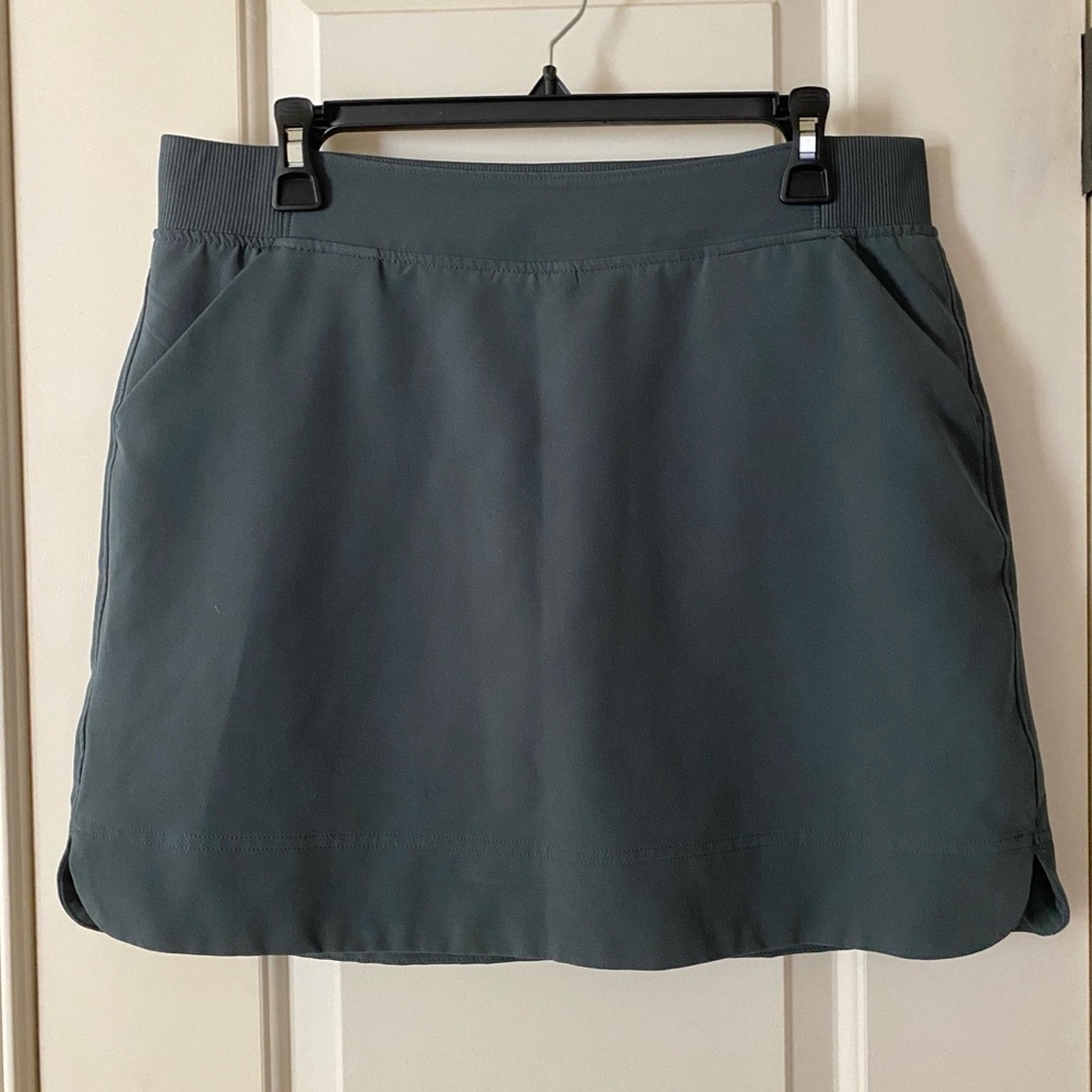 32 Degrees teal skort M worn once fave style have too many